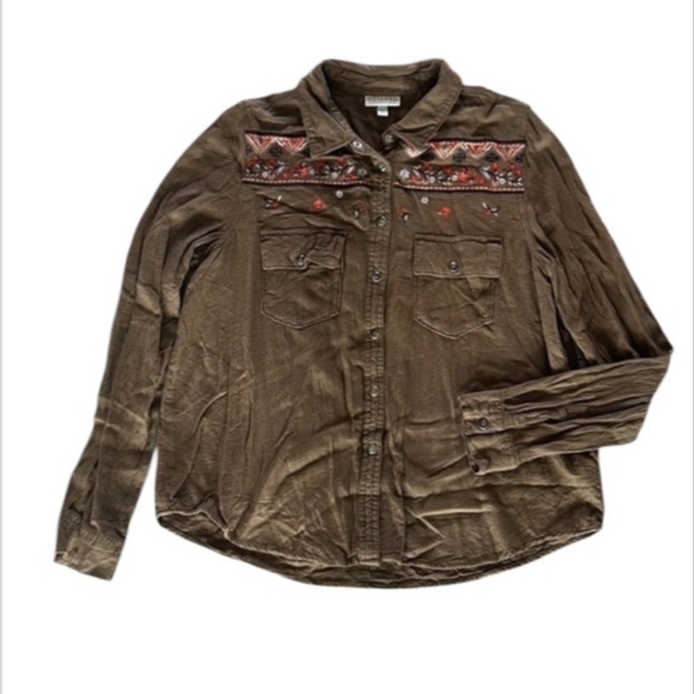 Shyanne size medium embroidered flannel button up western cowgirl shirt